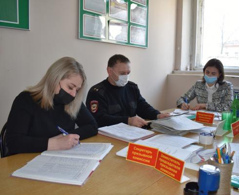 В Мценском военкомате начала работу призывная комиссия В Мценском военкомате начала работу призывная комиссия
